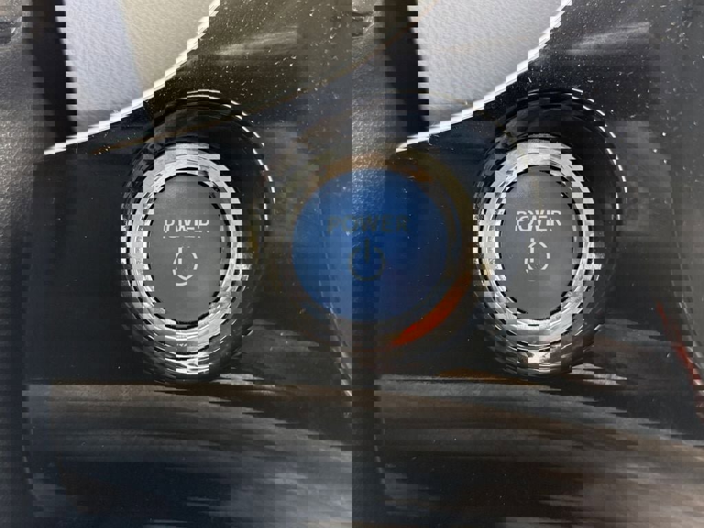 Used 2016 Toyota Prius Three Touring FWD image 30