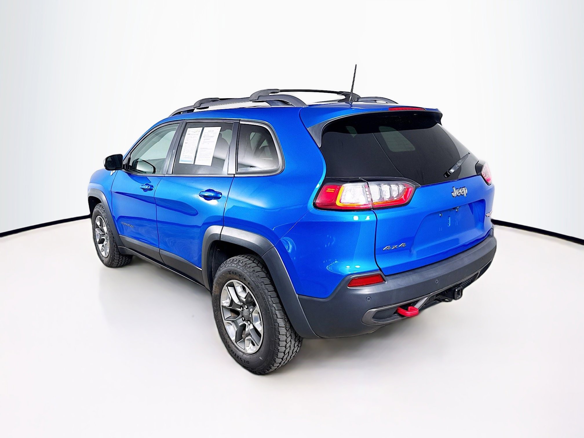 Used 2019 Jeep Cherokee Trailhawk w/ Comfort/Convenience Group AWD/4WD image 31