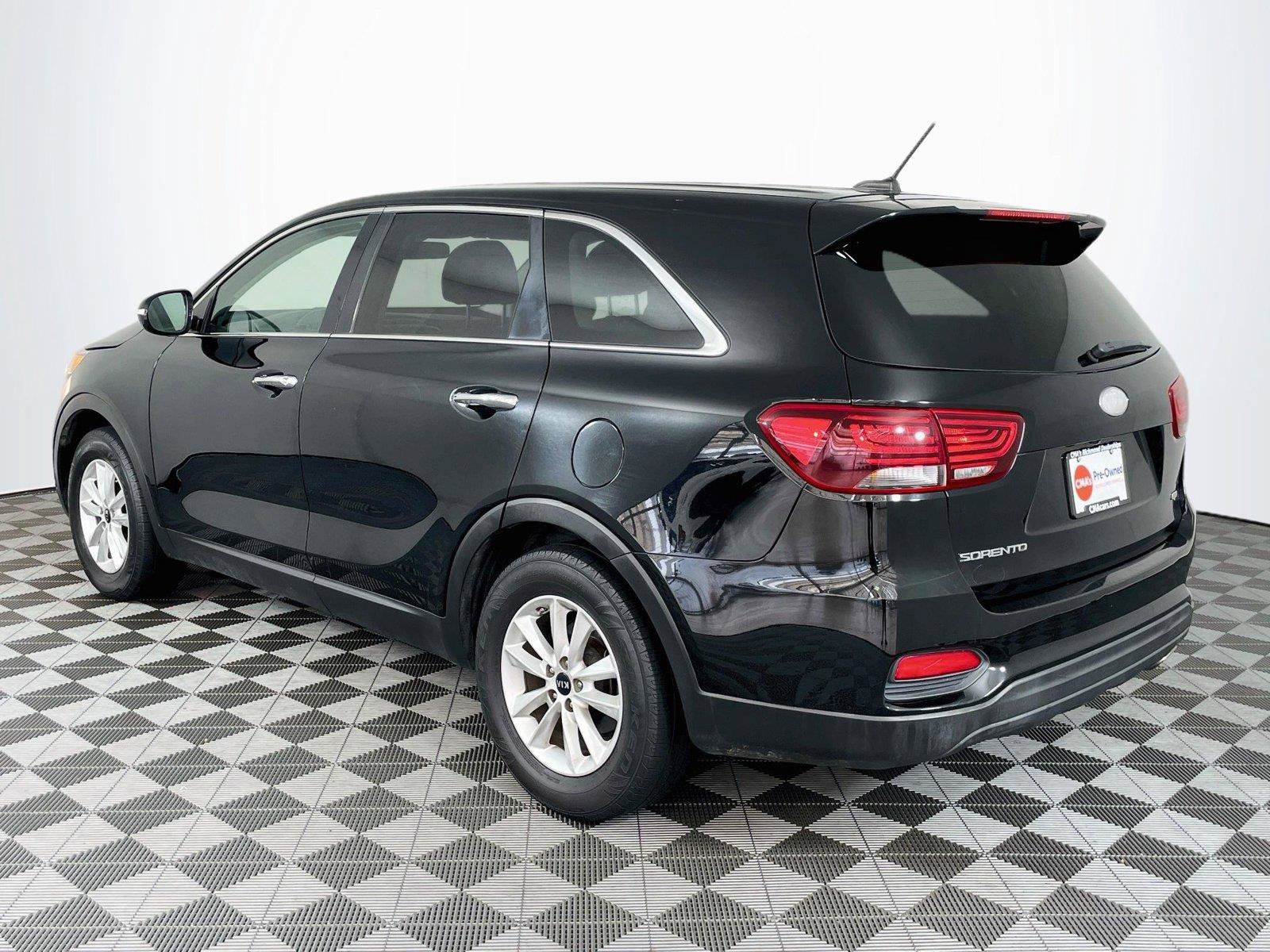 Used 2019 Kia Sorento L FWD image 6