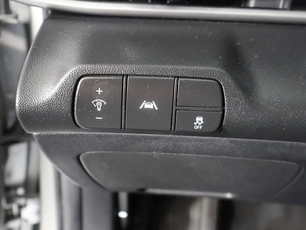 Used 2023 Hyundai Elantra SEL image 32