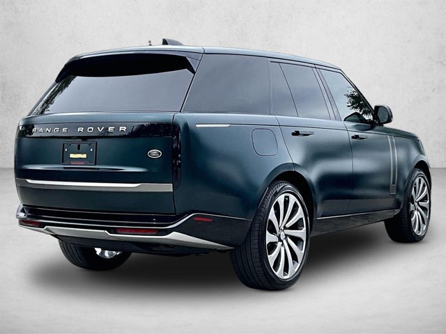 Used 2023 Land Rover Range Rover SE AWD/4WD image 2