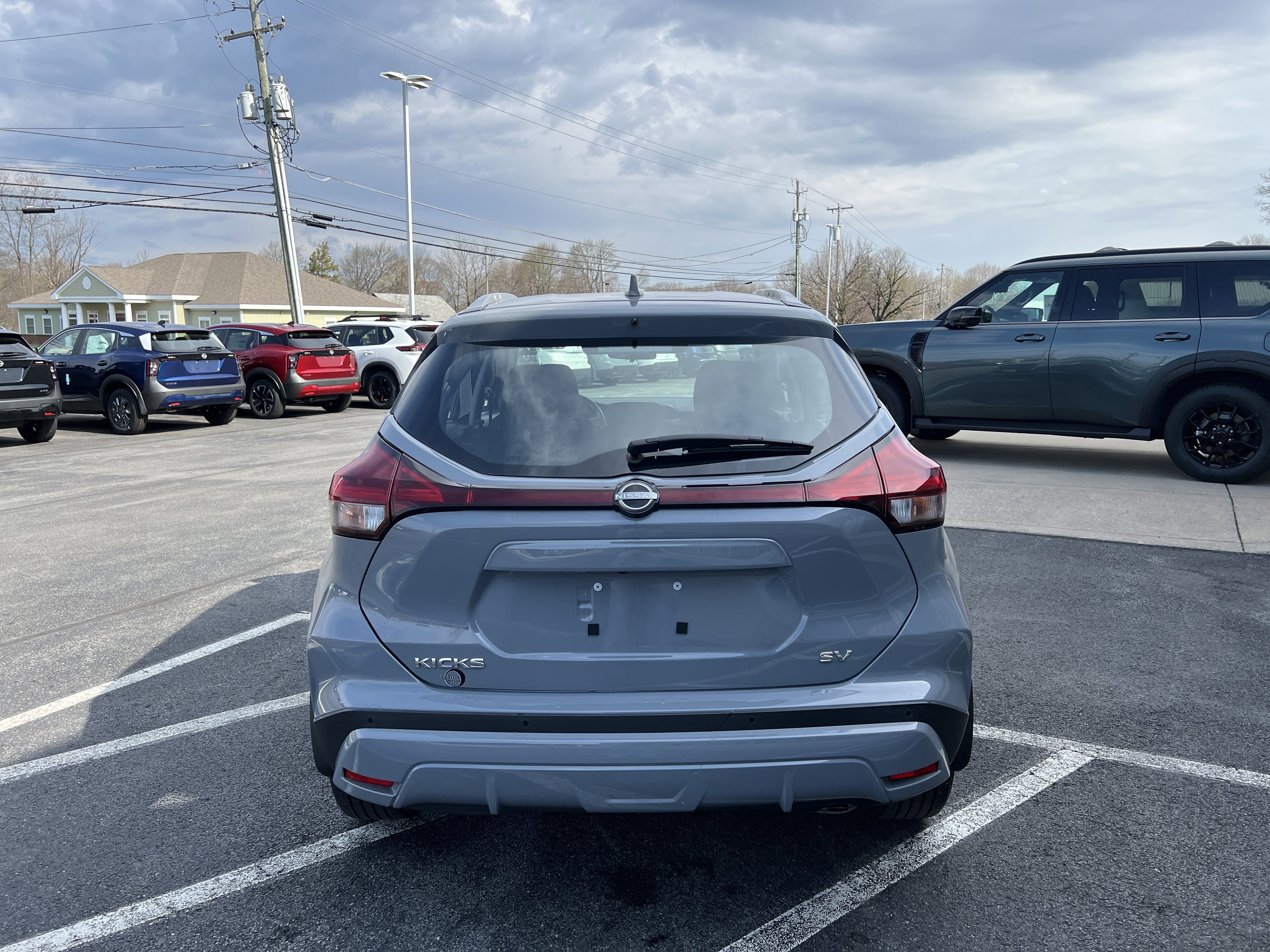 Used 2023 Nissan Kicks SV image 7