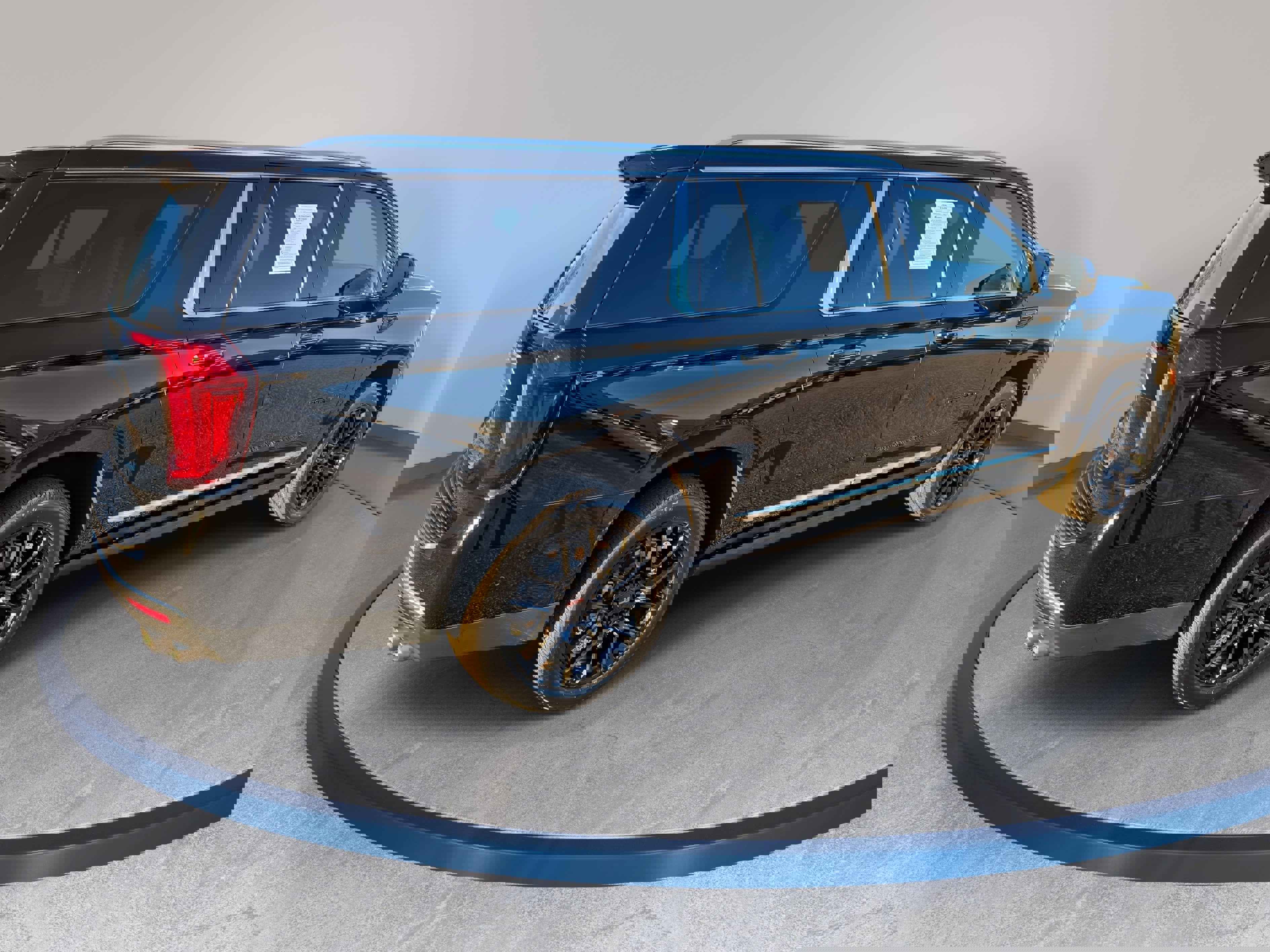 Used 2023 GMC Yukon XL Denali w/ Denali Reserve Package image 5