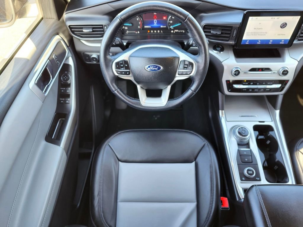 Certified 2022 Ford Explorer XLT w/ Equipment Group 202A image 13