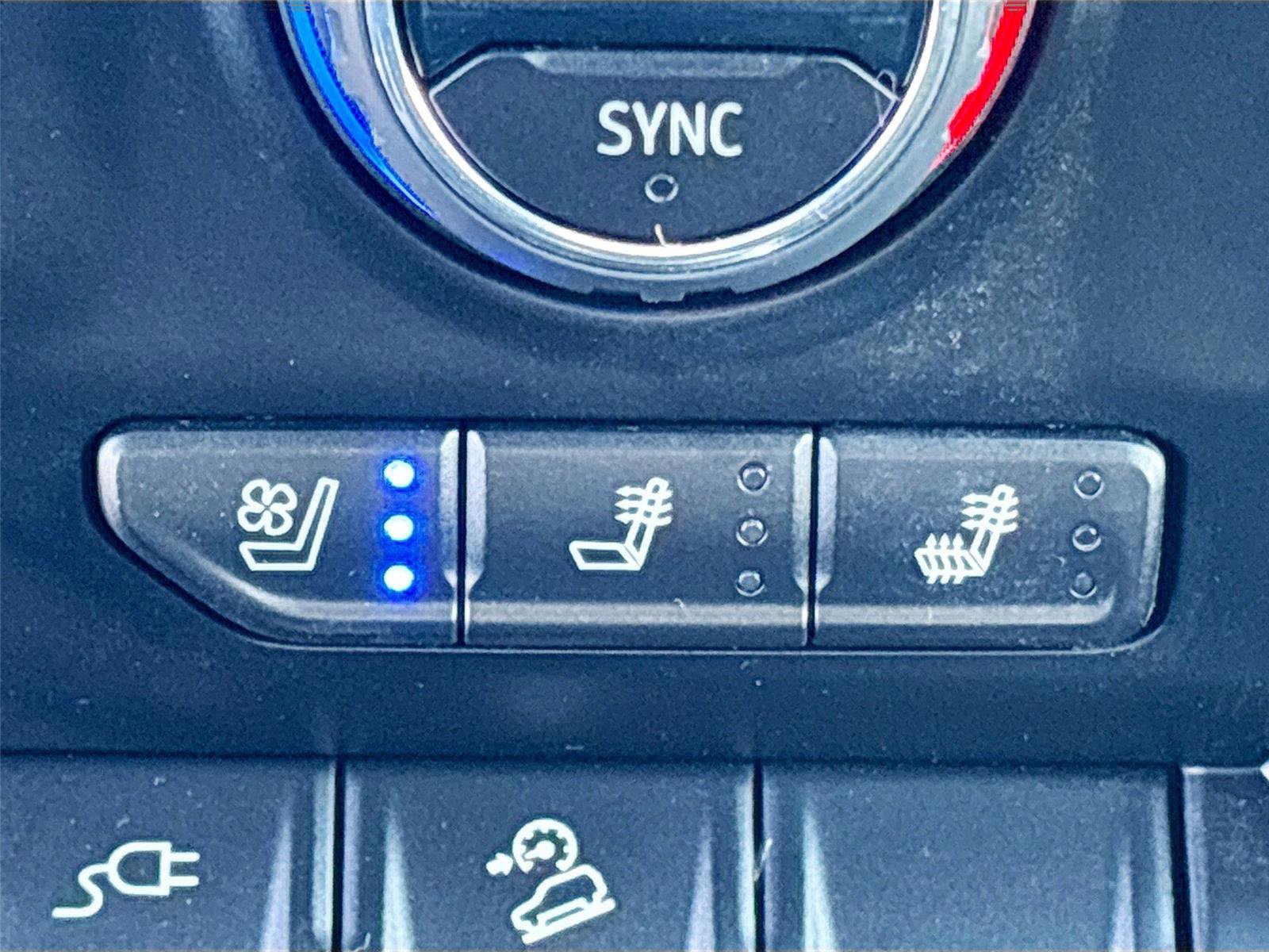 Used 2023 Chevrolet Silverado 2500 LTZ w/ LTZ Plus Package image 23