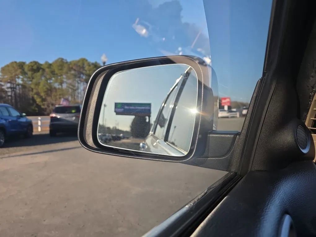 Used 2019 Jeep Grand Cherokee Limited w/ Luxury Group II image 26