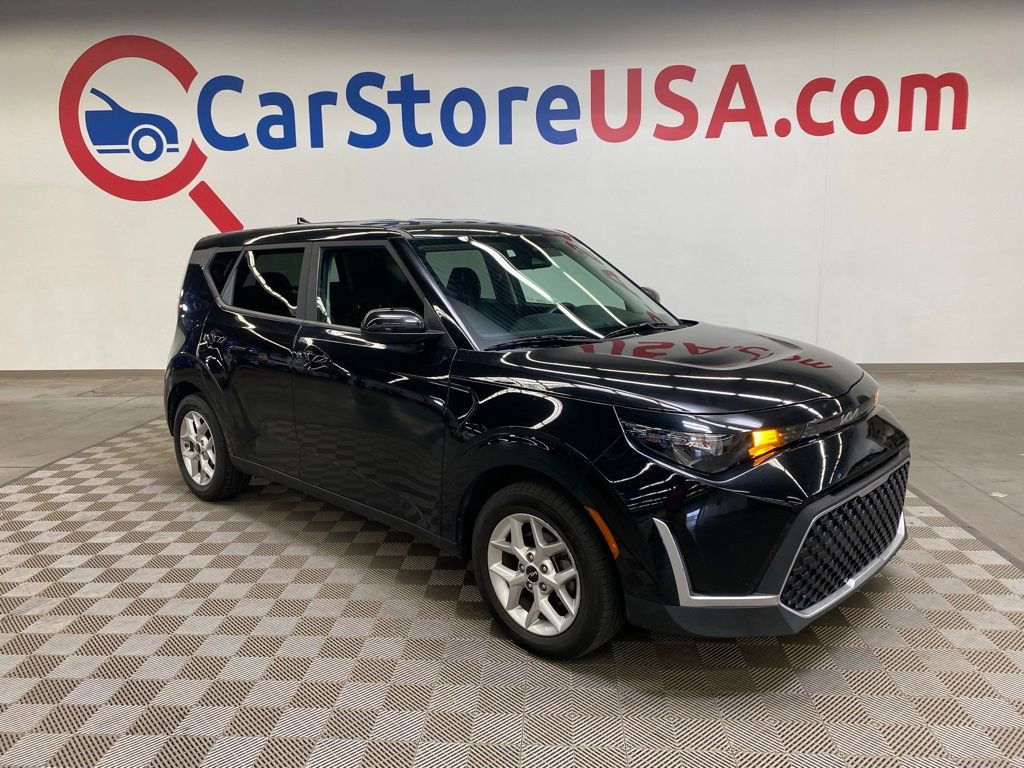 Used 2023 Kia Soul LX w/ Option Group 015 image 1