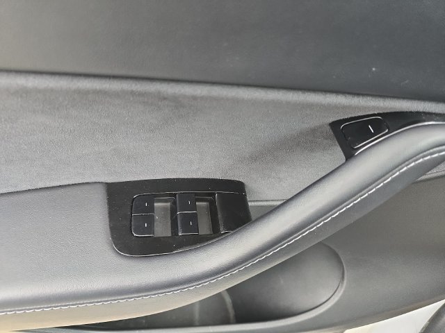 Used 2020 Tesla Model Y Long Range AWD/4WD image 28