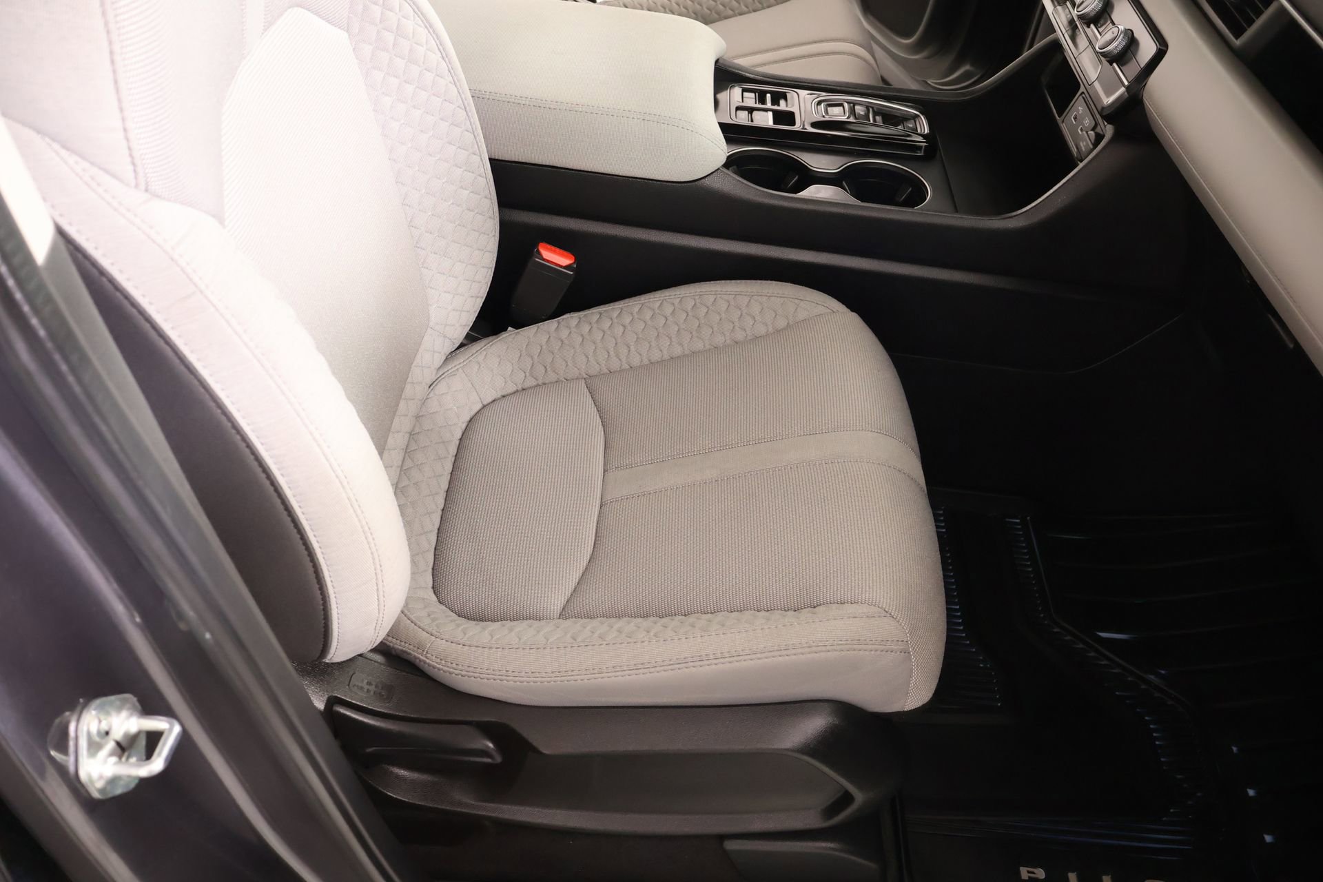 Used 2023 Honda Pilot LX image 13