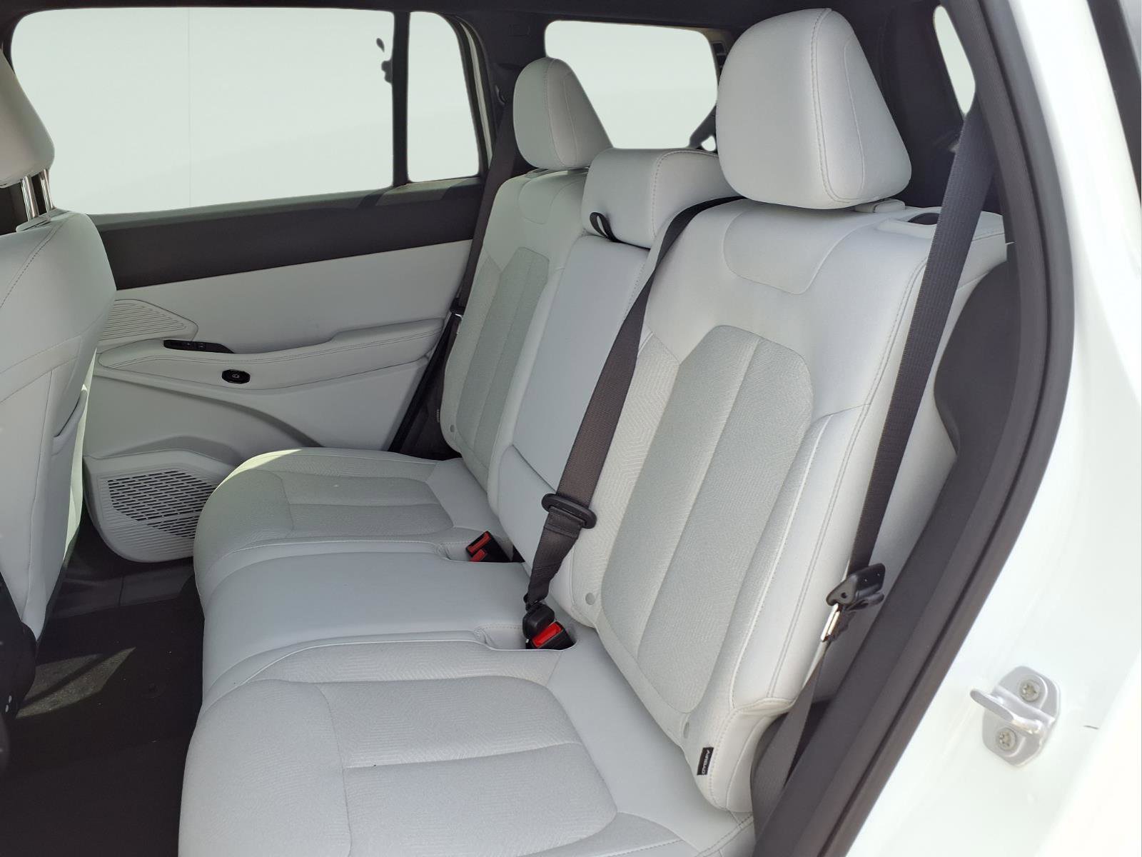 New 2026 Jeep Cherokee Laredo AWD/4WD image 10