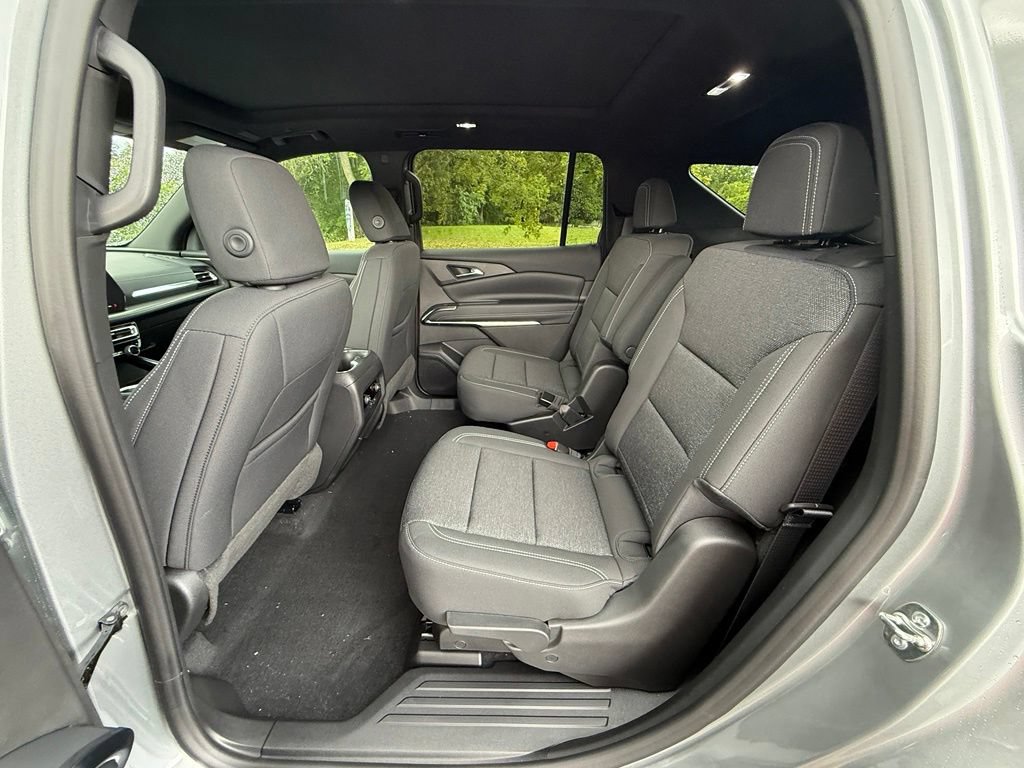 New 2027 Chevrolet Traverse LT w/ Sun and Wheel Package AWD/4WD image 21
