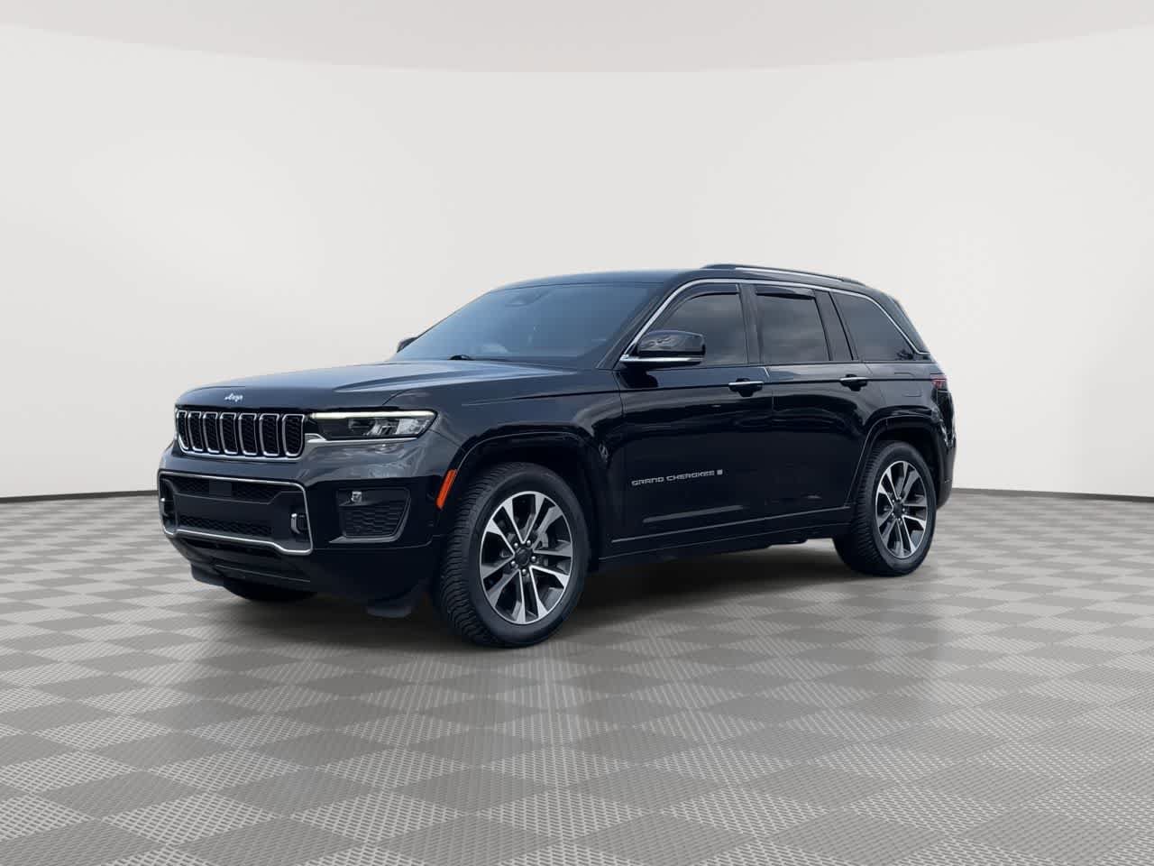 Used 2022 Jeep Grand Cherokee Overland AWD/4WD image 4