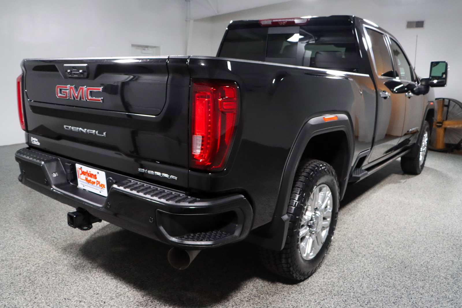 Used 2023 GMC Sierra 2500 Denali w/ Denali Ultimate Package image 7