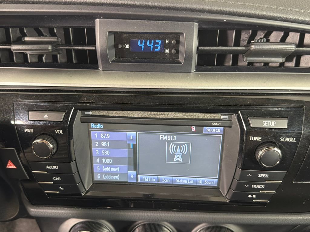 Used 2016 Toyota Corolla L FWD image 28