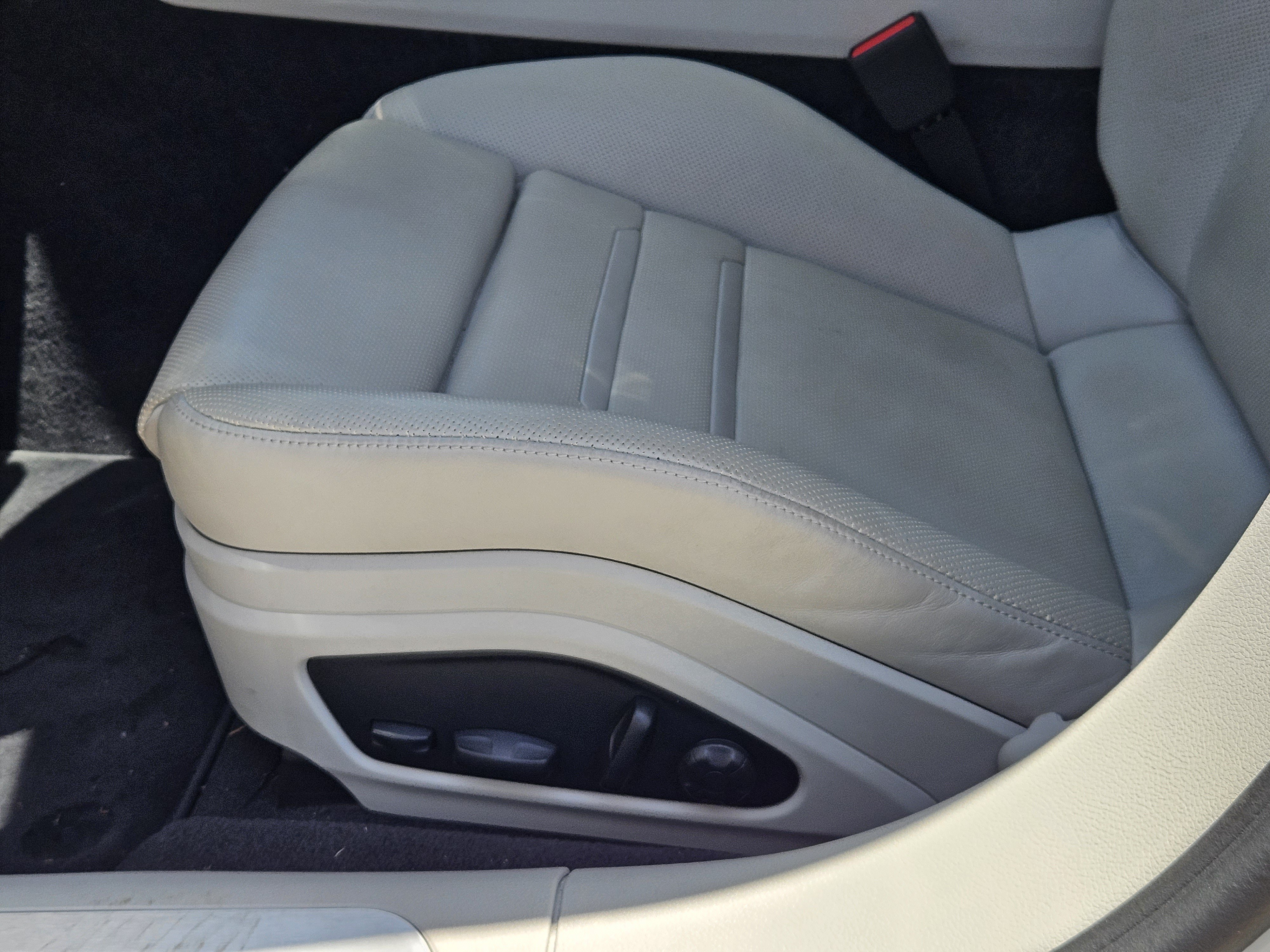 Certified 2023 Porsche Panamera 4S AWD/4WD image 25