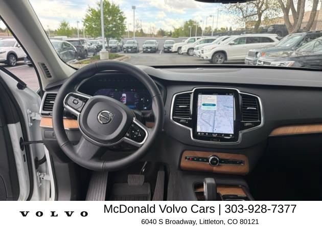 Used 2024 Volvo XC90 B6 Plus AWD/4WD image 8