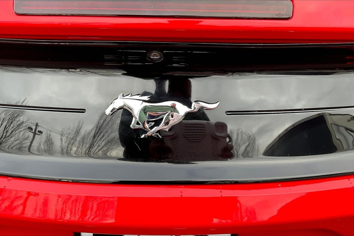 Used 2019 Ford Mustang Premium RWD image 23