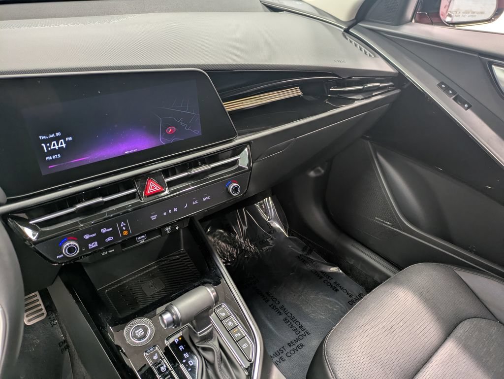 Certified 2023 Kia Niro SX Touring FWD image 12