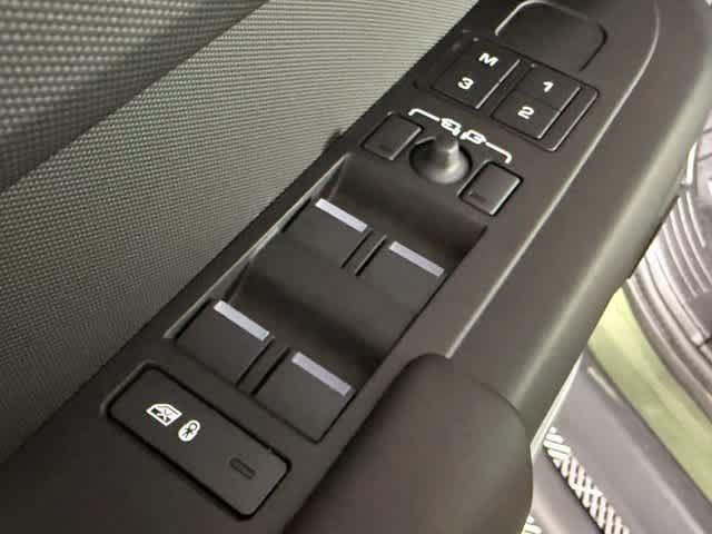 New 2026 Land Rover Defender 110 X-Dynamic SE AWD/4WD image 21