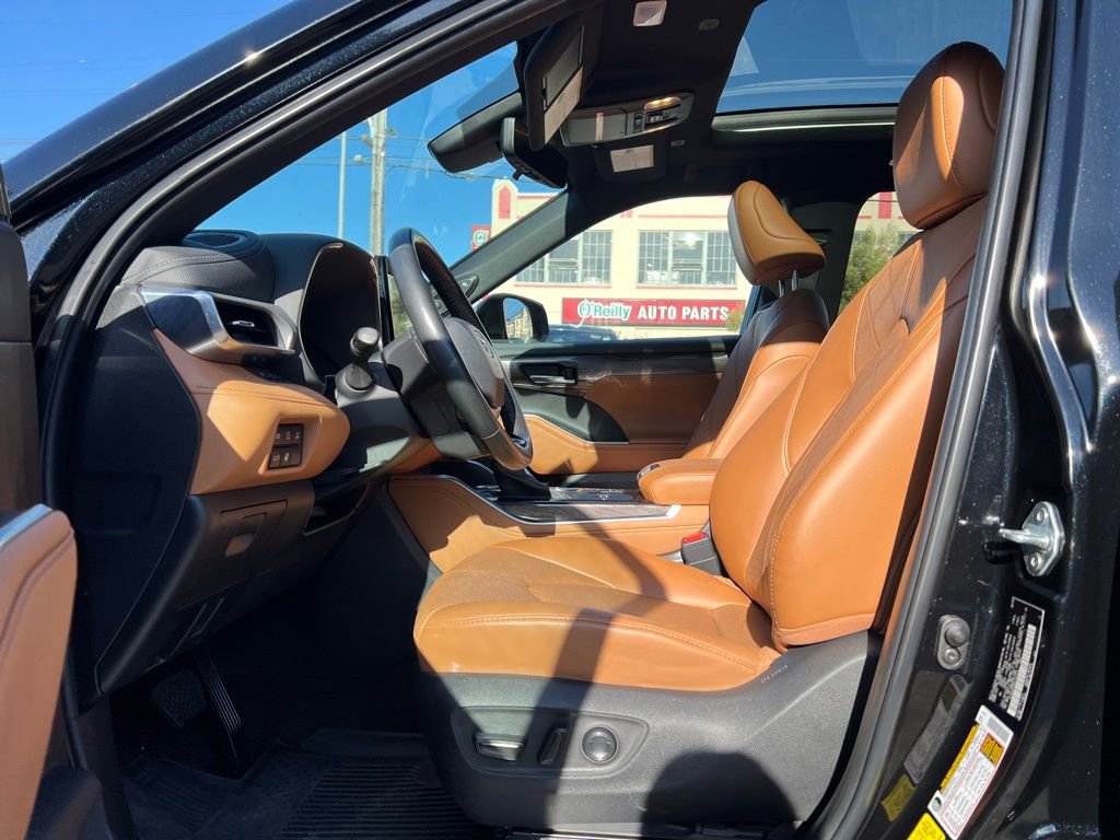 Used 2023 Toyota Highlander Platinum AWD/4WD image 13