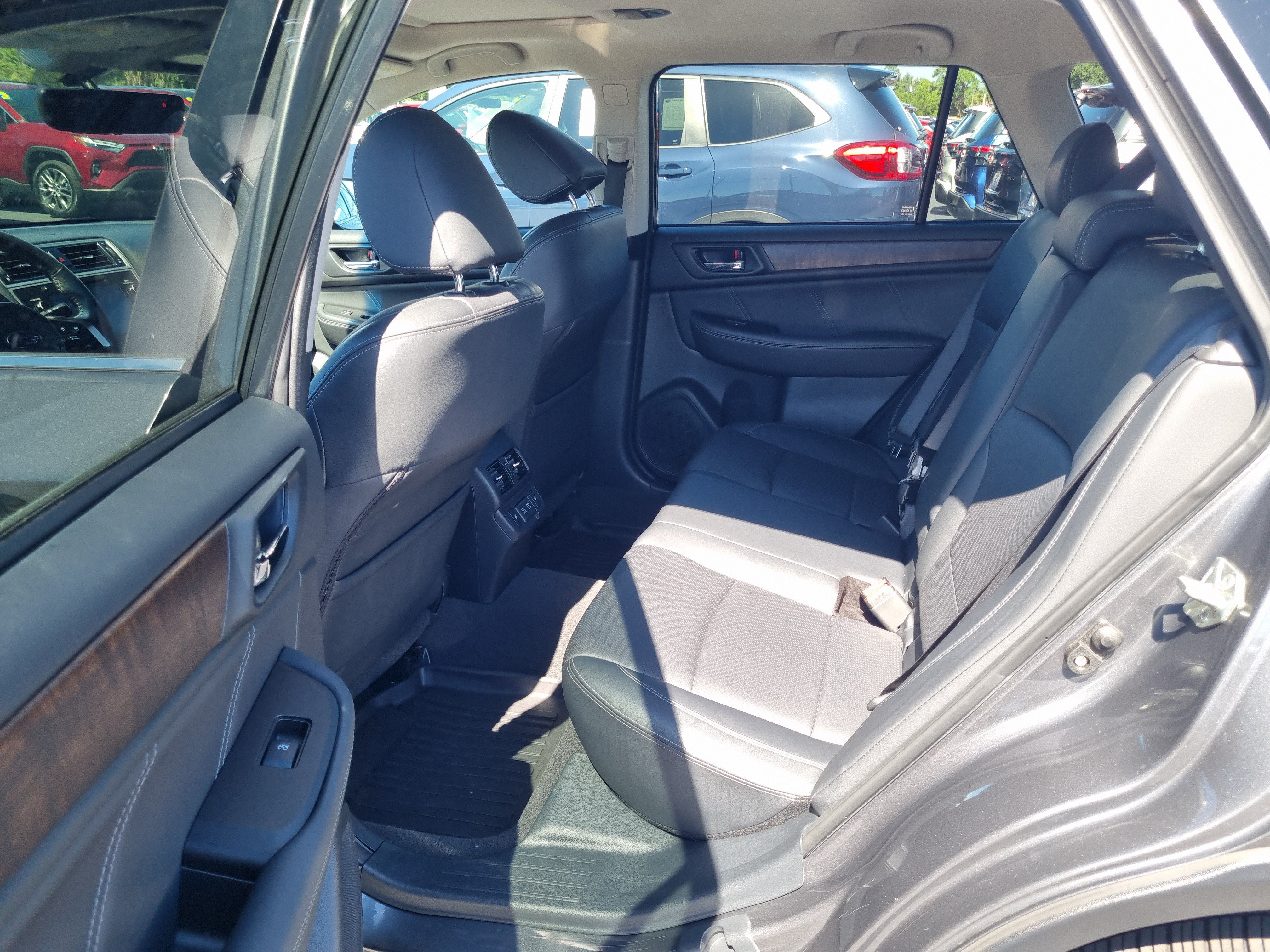 Used 2019 Subaru Outback 3.6R Limited w/ Protection Package #1 AWD/4WD image 11