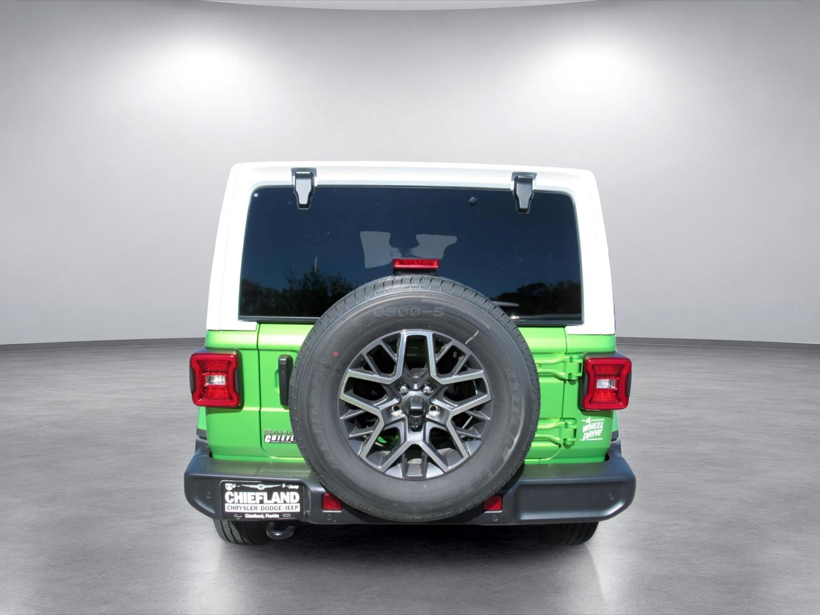 New 2026 Jeep Wrangler Unlimited Sahara w/ Whitecap Package AWD/4WD image 6