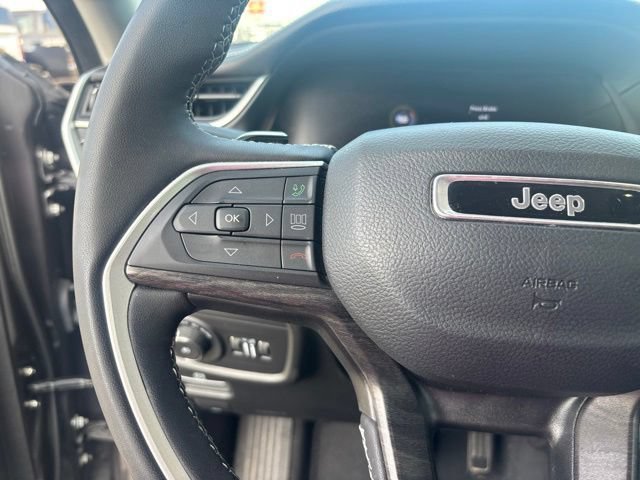Used 2023 Jeep Grand Cherokee L Limited w/ Trailer Tow Group (B) AWD/4WD image 32