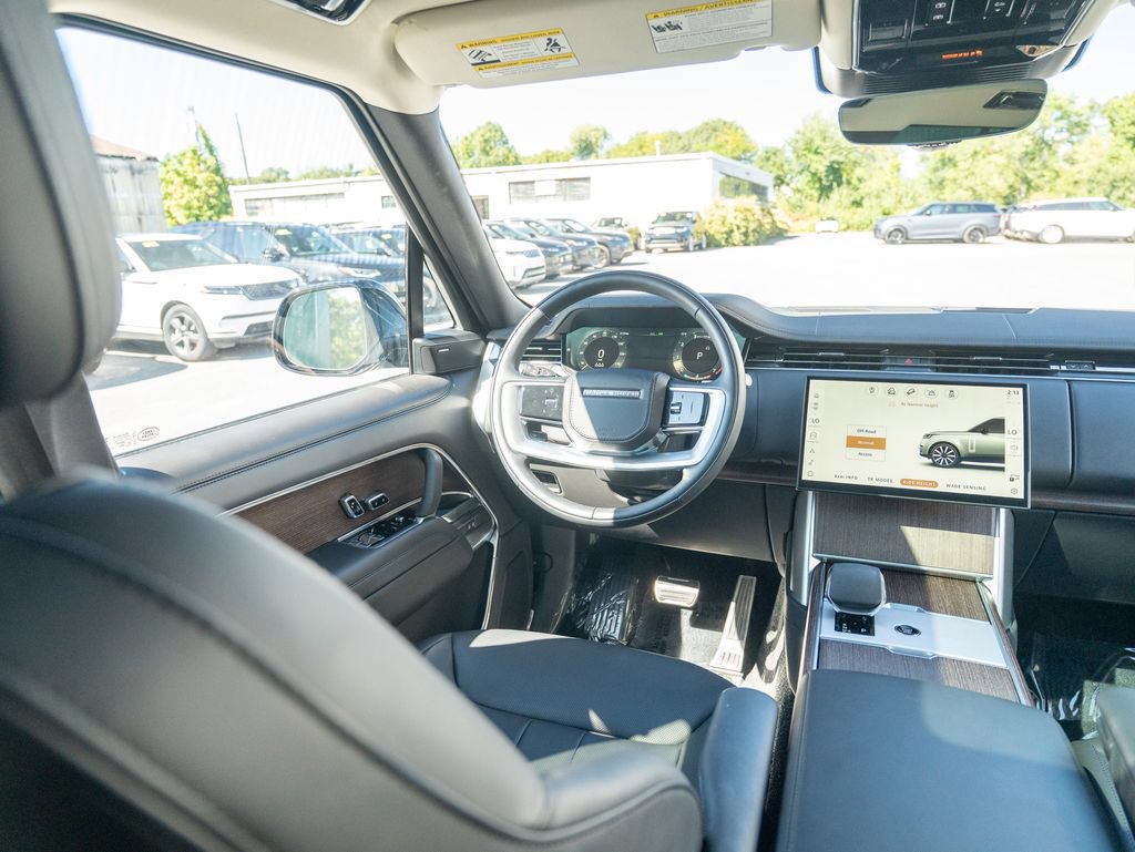 Certified 2026 Land Rover Range Rover SE AWD/4WD image 19
