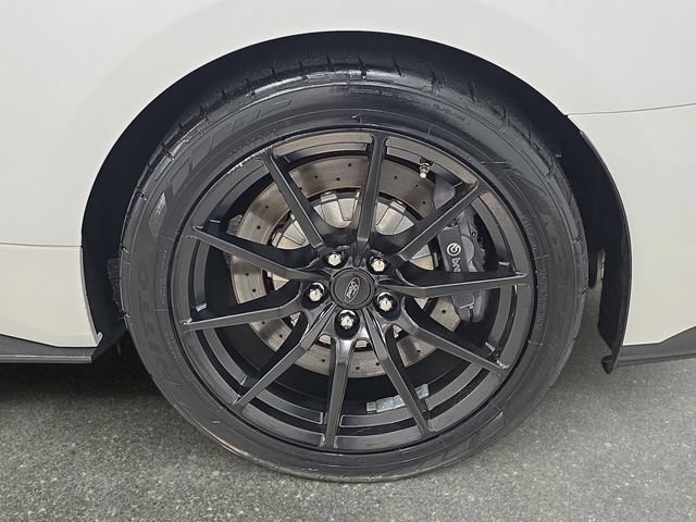 Used 2016 Ford Mustang Shelby GT350 w/ Technology Package RWD image 30