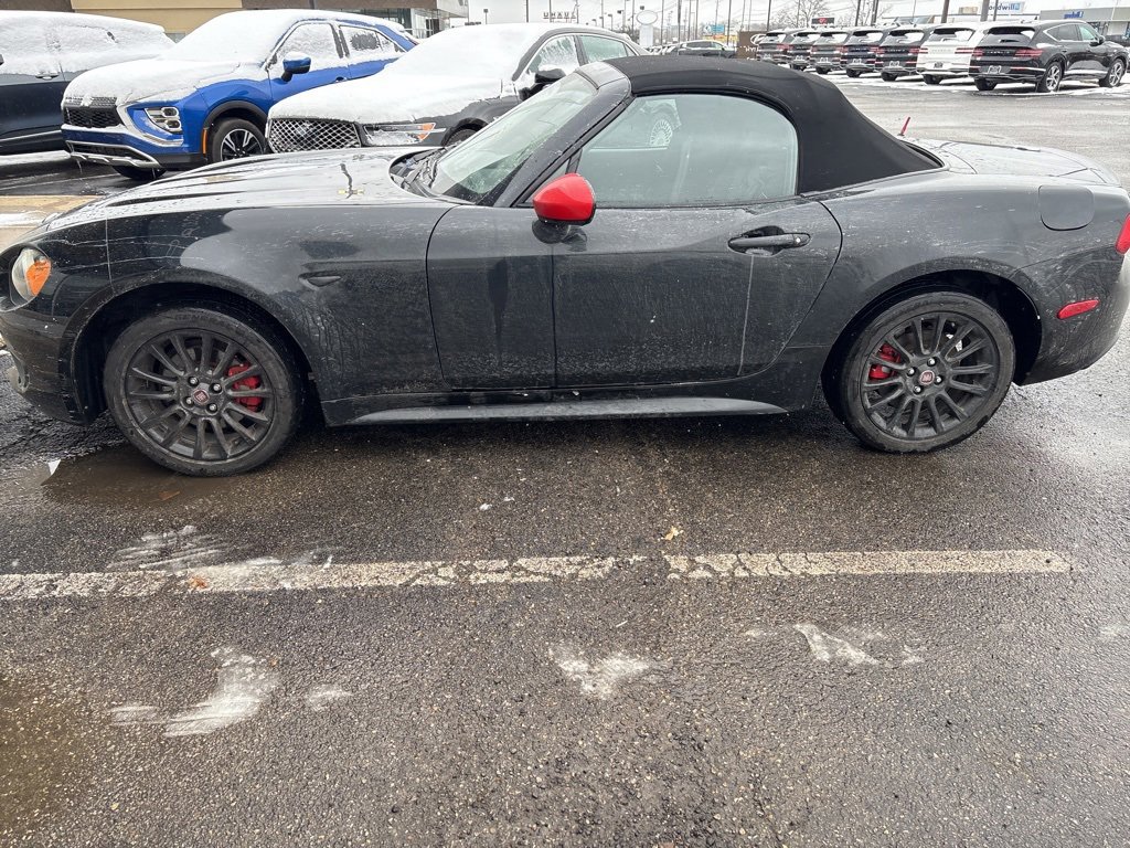 Used 2018 FIAT 124 Spider Classica image 2