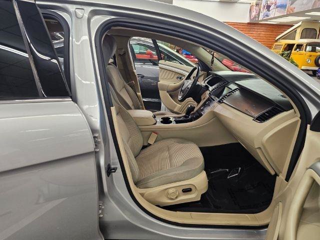 Used 2019 Ford Taurus SEL w/ Equipment Group 201A FWD image 9