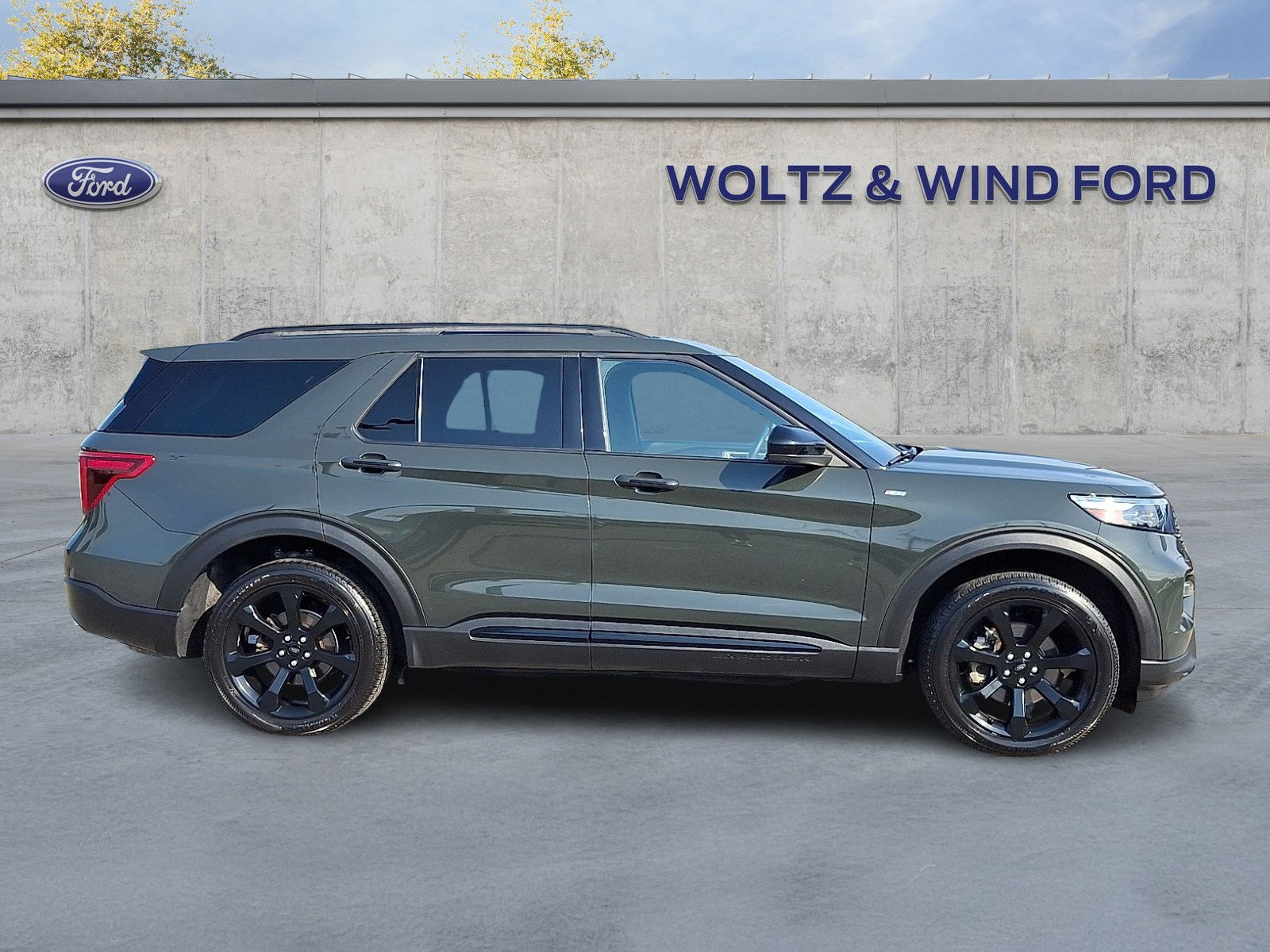 Used 2023 Ford Explorer ST-Line w/ Class IV Trailer Tow Package AWD/4WD image 7