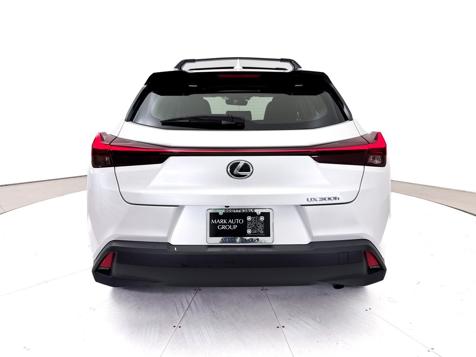 Used 2025 Lexus UX 300h FWD w/ Accessory Package (Z2) image 15