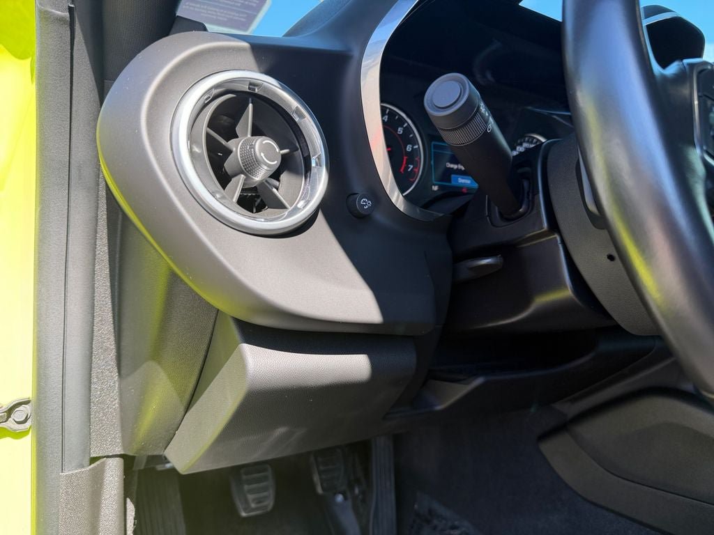 Used 2020 Chevrolet Camaro LT w/ Technology Package RWD image 19
