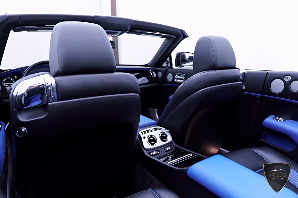Used 2019 Rolls-Royce Dawn RWD image 50