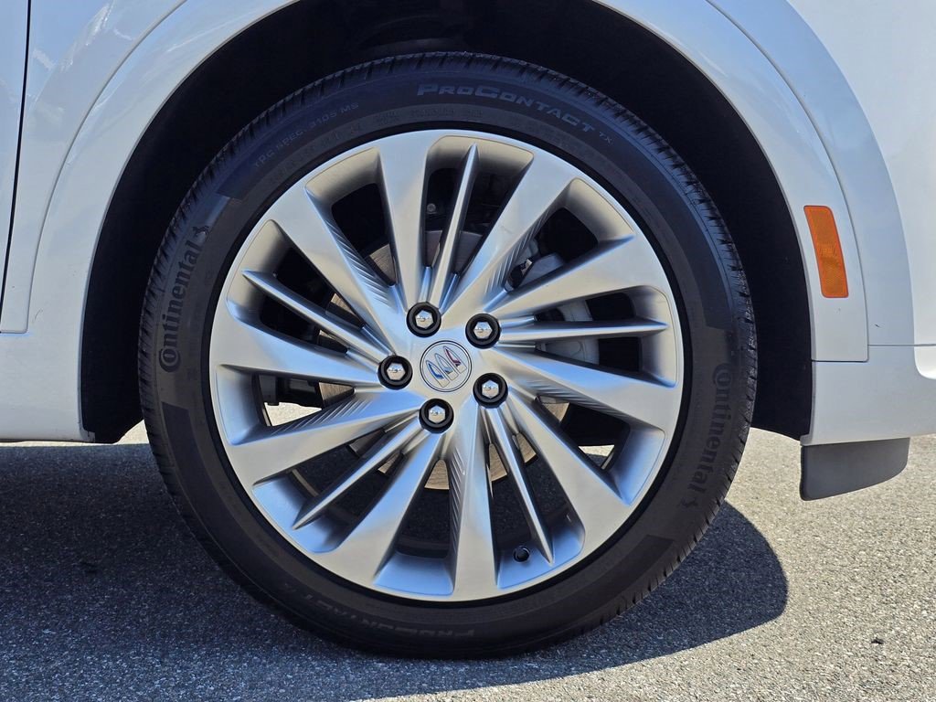 Used 2025 Buick Envision Avenir AWD/4WD image 12