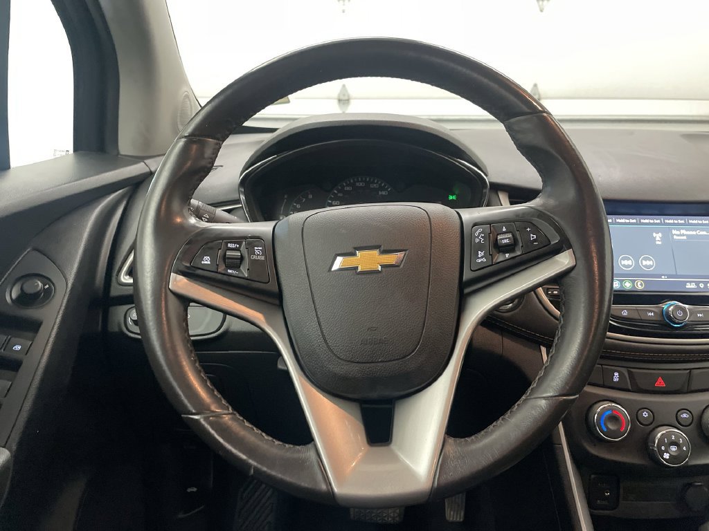 Used 2019 Chevrolet Trax LT w/ LT Convenience Package FWD image 5