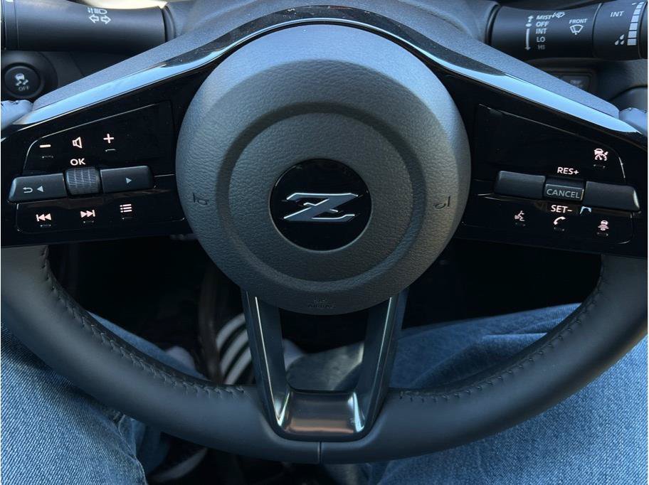 Used 2023 Nissan Z w/ Floor Mat Package (L93) RWD image 9