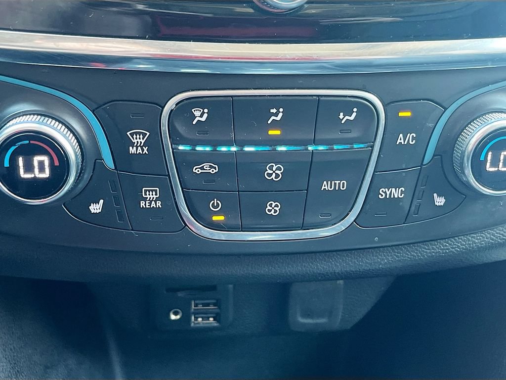 Used 2020 Chevrolet Traverse LT w/ LT Premium Package AWD/4WD image 20