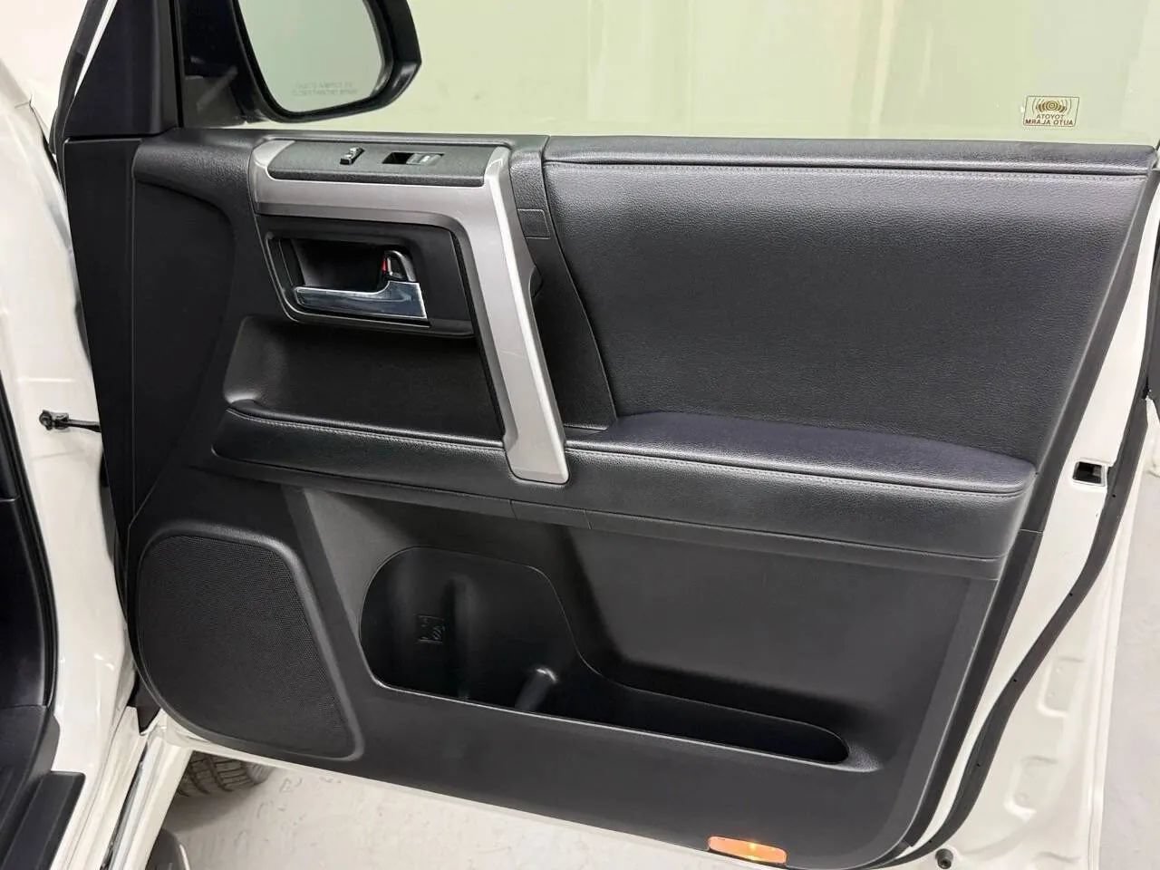 Used 2020 Toyota 4Runner Limited RWD image 21