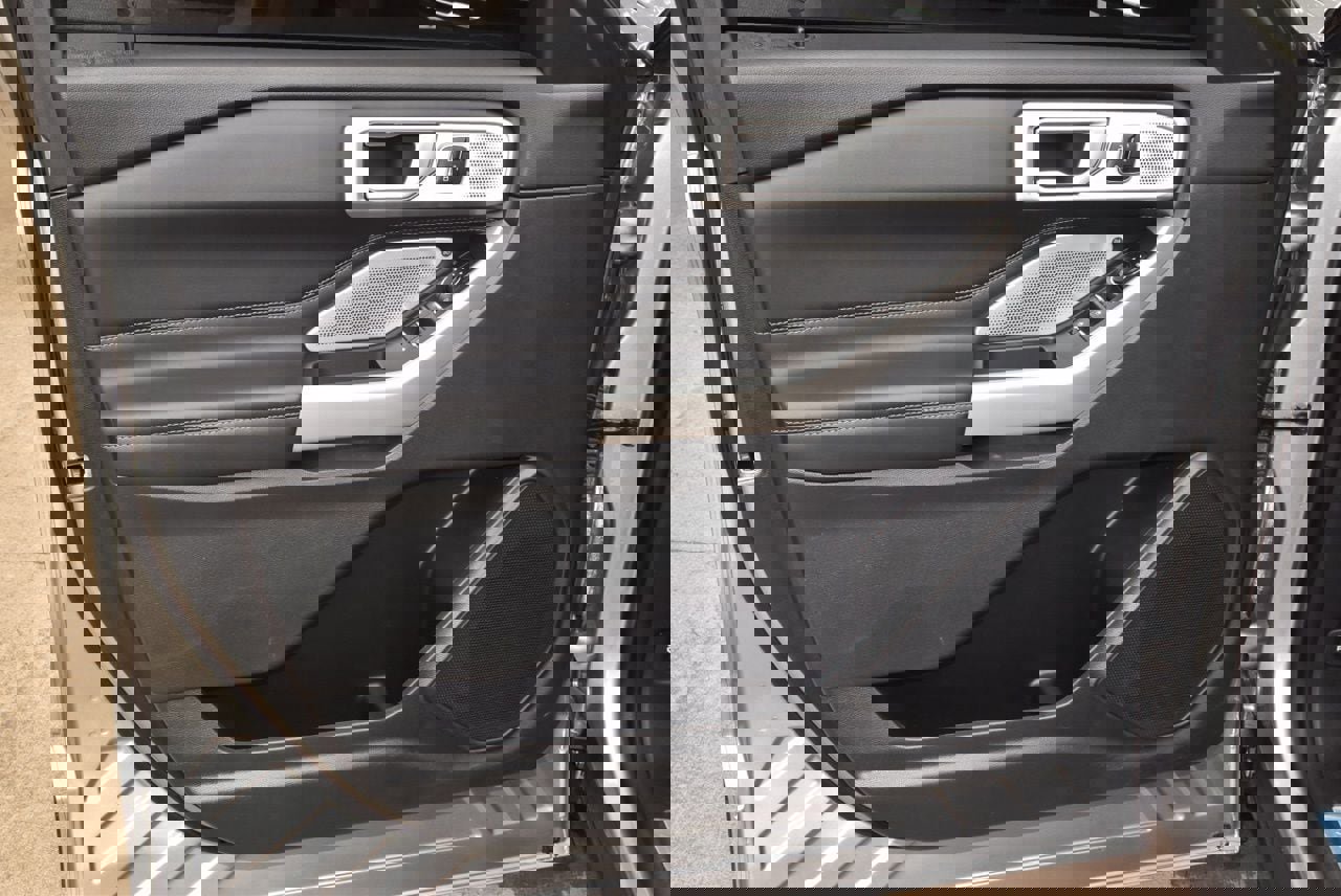 Used 2024 Ford Explorer Limited w/ Limited Technology Package AWD/4WD image 37