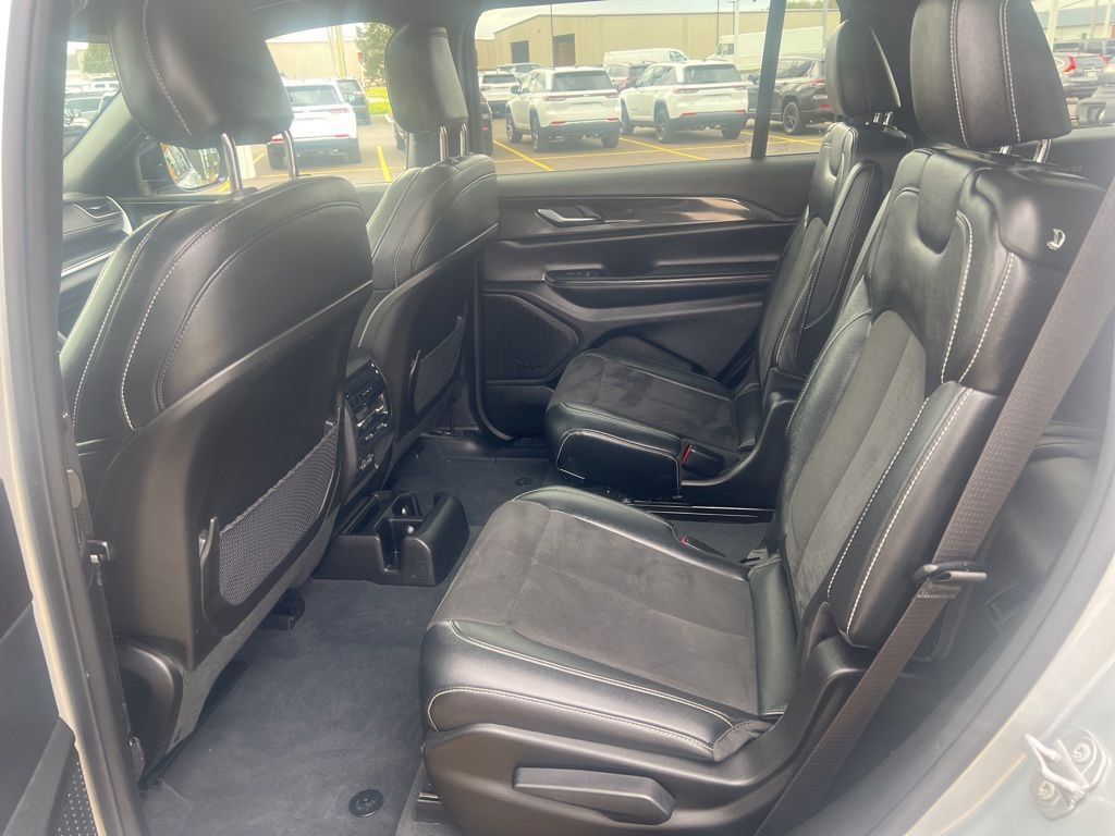 Used 2023 Jeep Grand Cherokee L Laredo AWD/4WD image 20