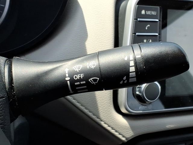 Used 2021 Nissan Versa SV FWD image 25