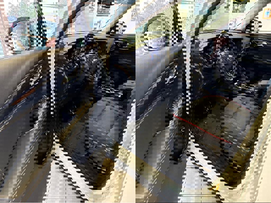 Used 2023 Buick Envision Essence w/ Sport Touring Package image 15