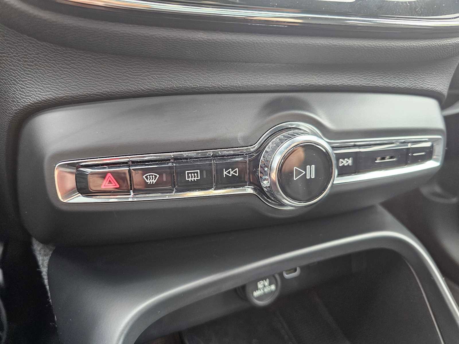 Certified 2023 Volvo XC40 Recharge Ultimate w/ Protection Package Premier image 33