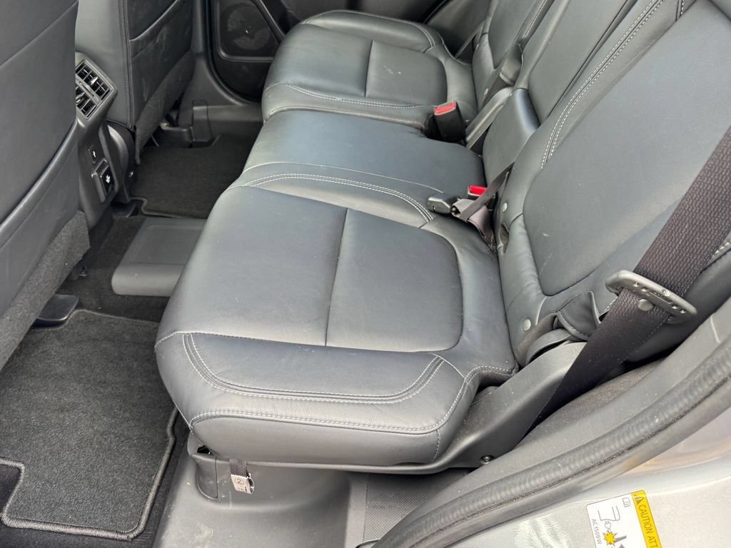 Used 2020 Mitsubishi Outlander 4WD Plug-In Hybrid image 9