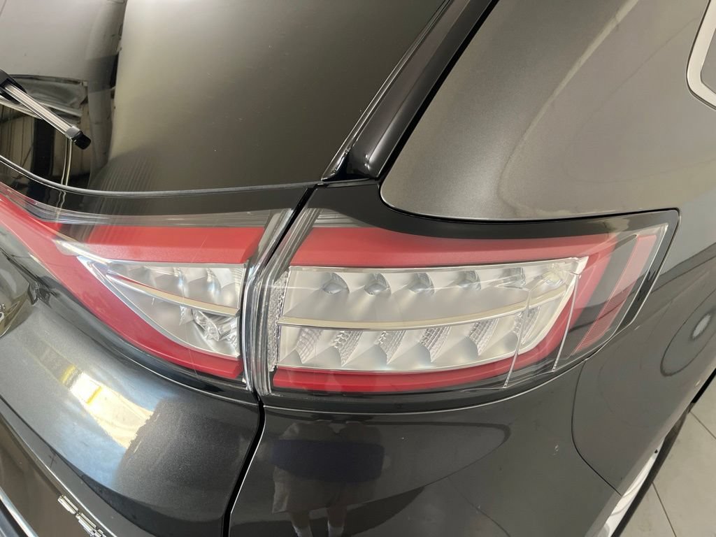 Used 2017 Ford Edge SEL w/ Equipment Group 201A AWD/4WD image 48