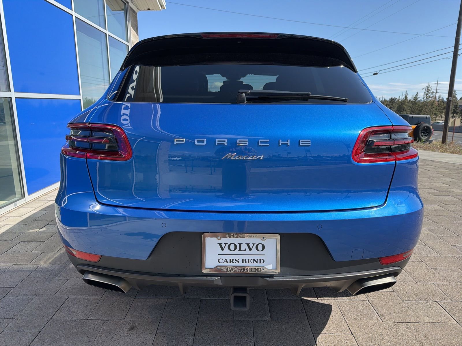 Used 2018 Porsche Macan Sport Edition AWD/4WD image 6