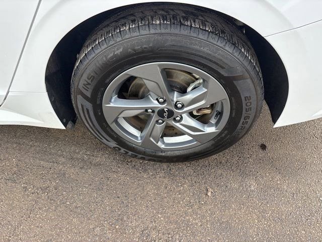 Used 2023 Kia K5 LXS image 45