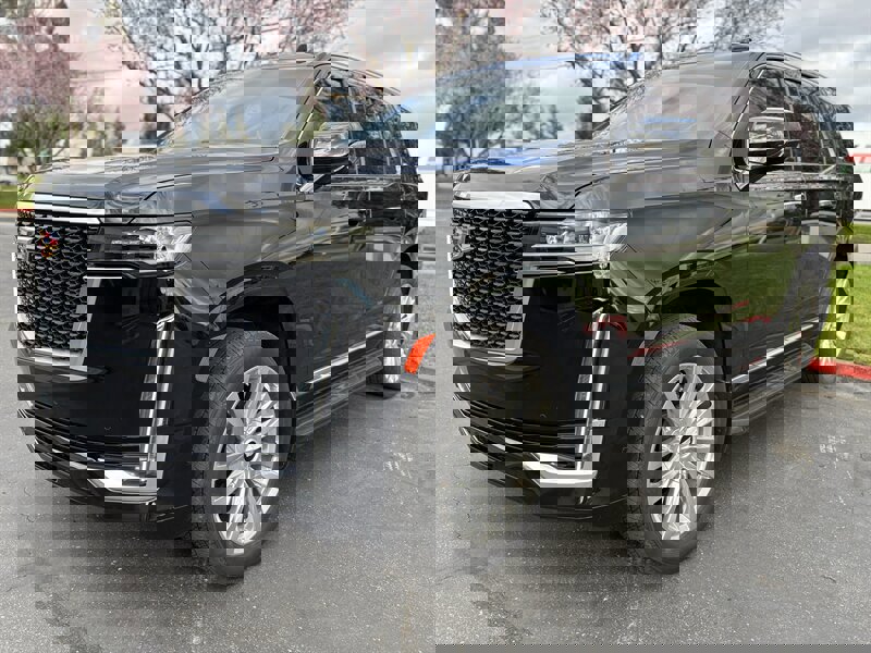 Used 2021 Cadillac Escalade Premium Luxury w/ LPO, Illumination Package image 7